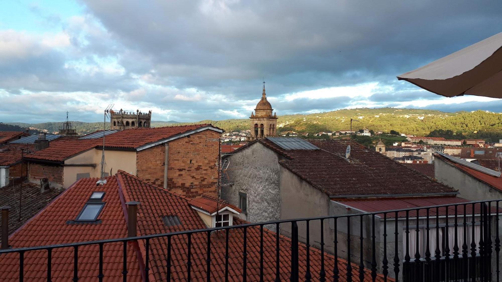 Apartamento Con Terraza En El Casco Historico Оуренсе Екстериор снимка