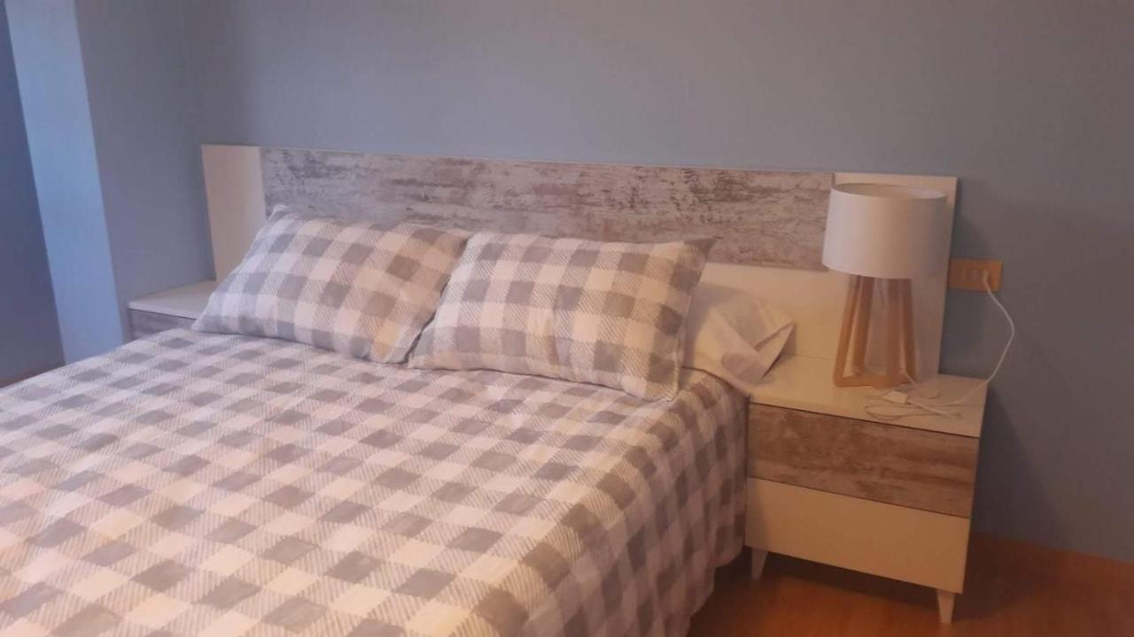 Apartamento Con Terraza En El Casco Historico Оуренсе Екстериор снимка